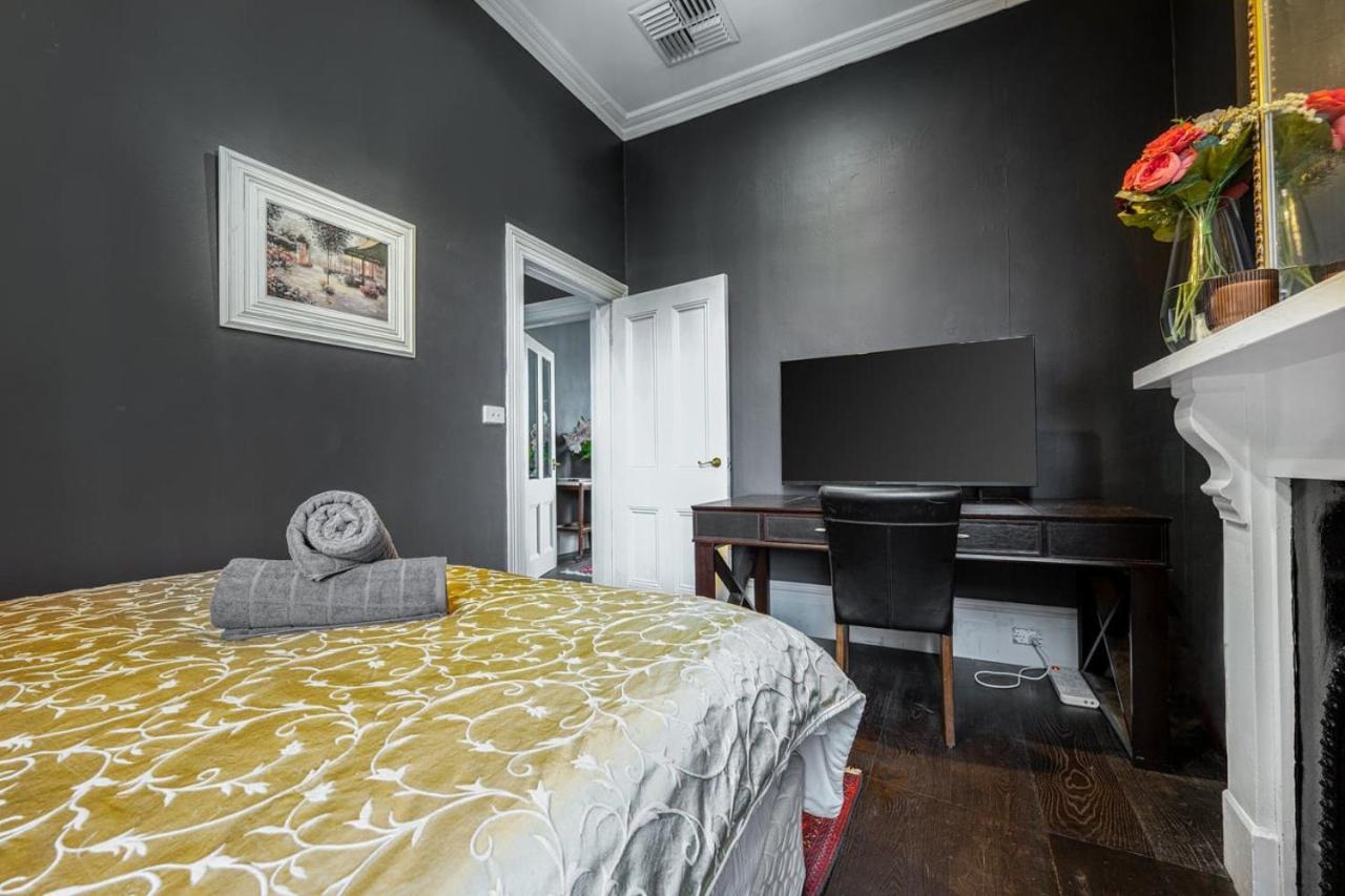 Holiday home European Style With Private Rooftop Terrace *