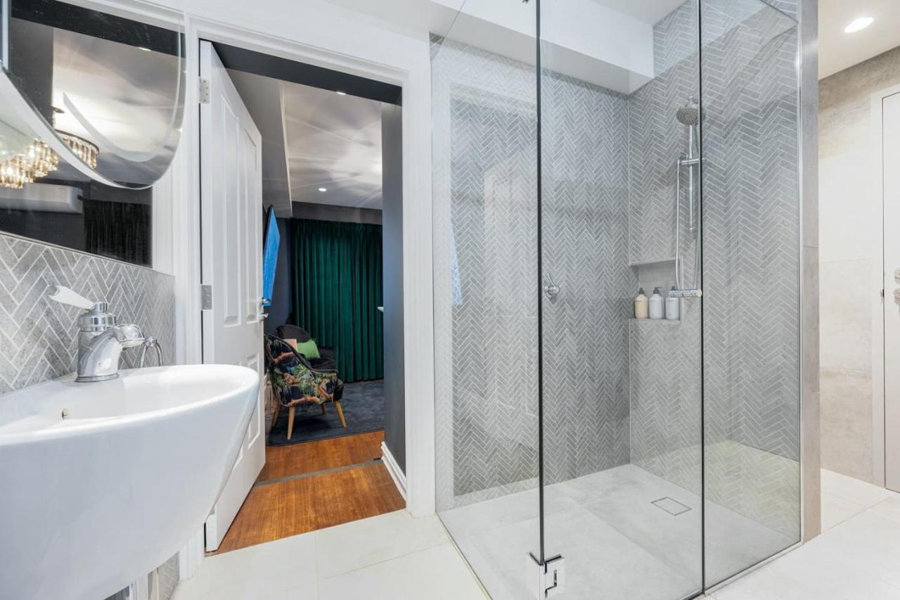 European Style With Private Rooftop Terrace Holiday home Melbourne